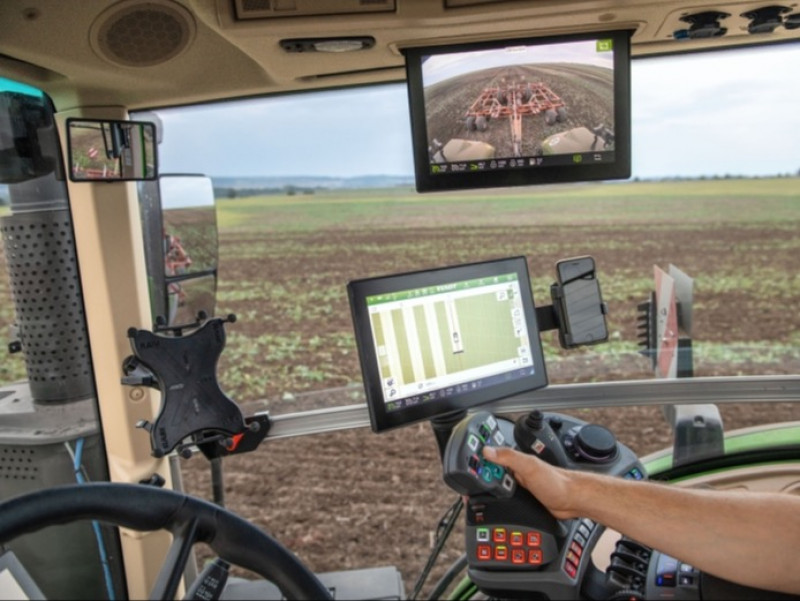 More output. More user friendly. More light. Fendt 1000 Vario