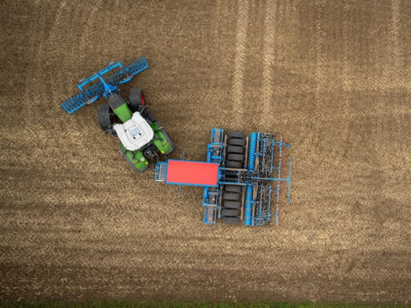 Makes the working day a pleasure. Fendt 800 Vario