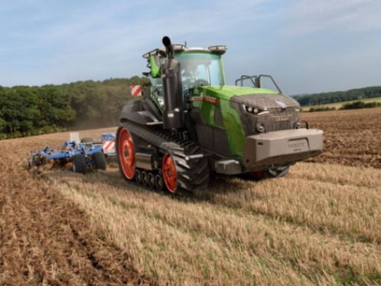 New generation of tracked tractor Fendt 1100 Vario MT Gen2