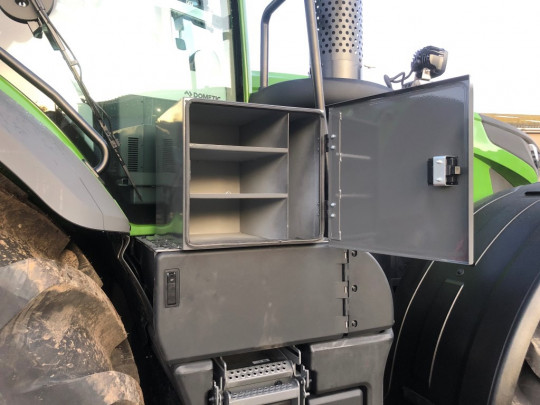 FENDT 900 SERIES Gen 6 SIDE MOUNTED TOOLBOX