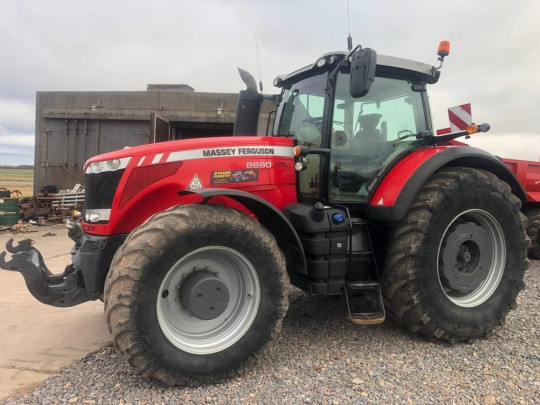 Massey Ferguson 8690