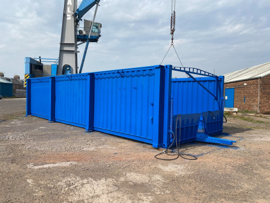 PORT SIDE LOADING CONTAINER