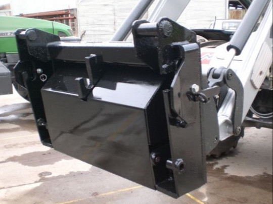 TELEHANDLER / FRONT LOADER ADAPTOR PLATES