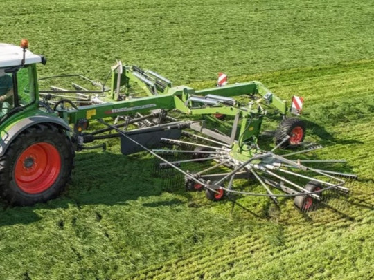 FENDT FORMER 351 RAKE
